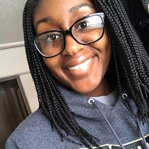 Meet your Posher, Janelle